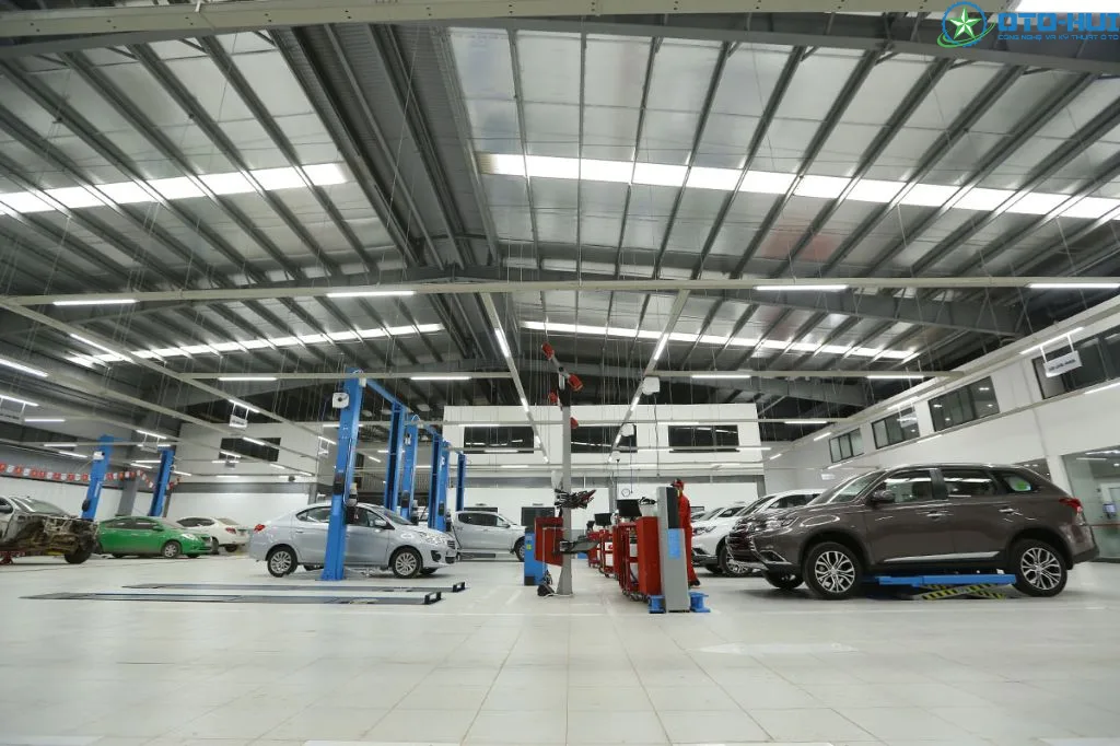 Thiết bị gara ô tô và các dụng cụ cần thiết - OTO HUI NEWS - Tin tức, công  nghệ và kỹ thuật Ô Tô