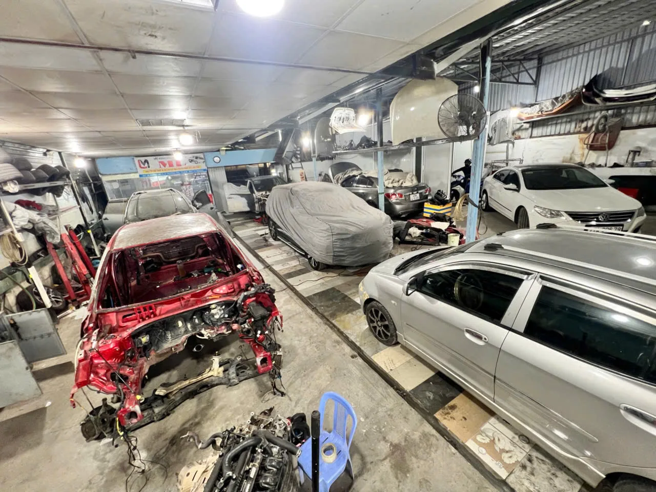 Trải Nghiệm Dịch Vụ Chuẩn Kỹ Thuật Tại Gara Xe Ô Tô Minh Long